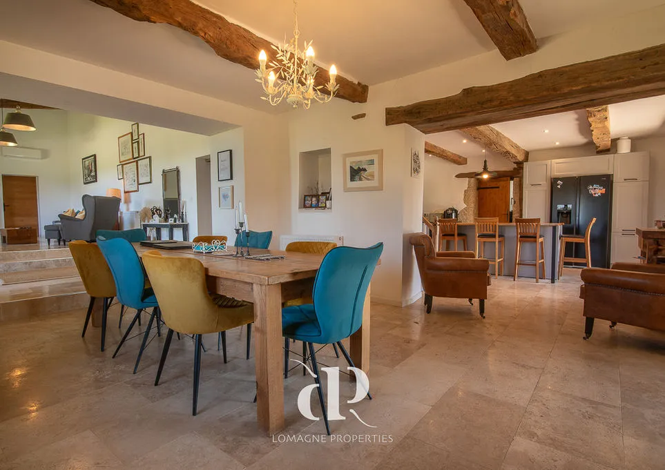 Expansive 5-Bedroom Home with Pool and Lake in Scenic Gers, France - Image 4