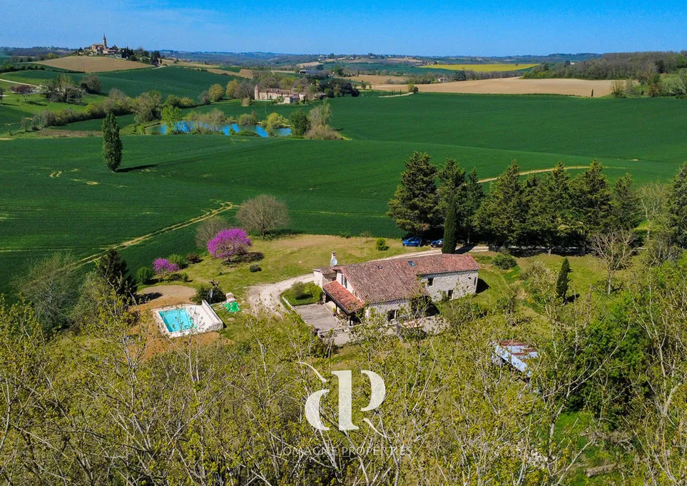 Expansive 5-Bedroom Home with Pool and Lake in Scenic Gers, France - View image 8 of 26