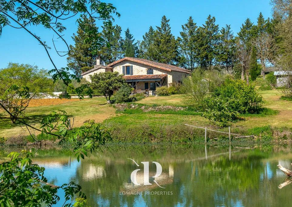 Expansive 5-Bedroom Home with Pool and Lake in Scenic Gers, France - View image 15 of 26