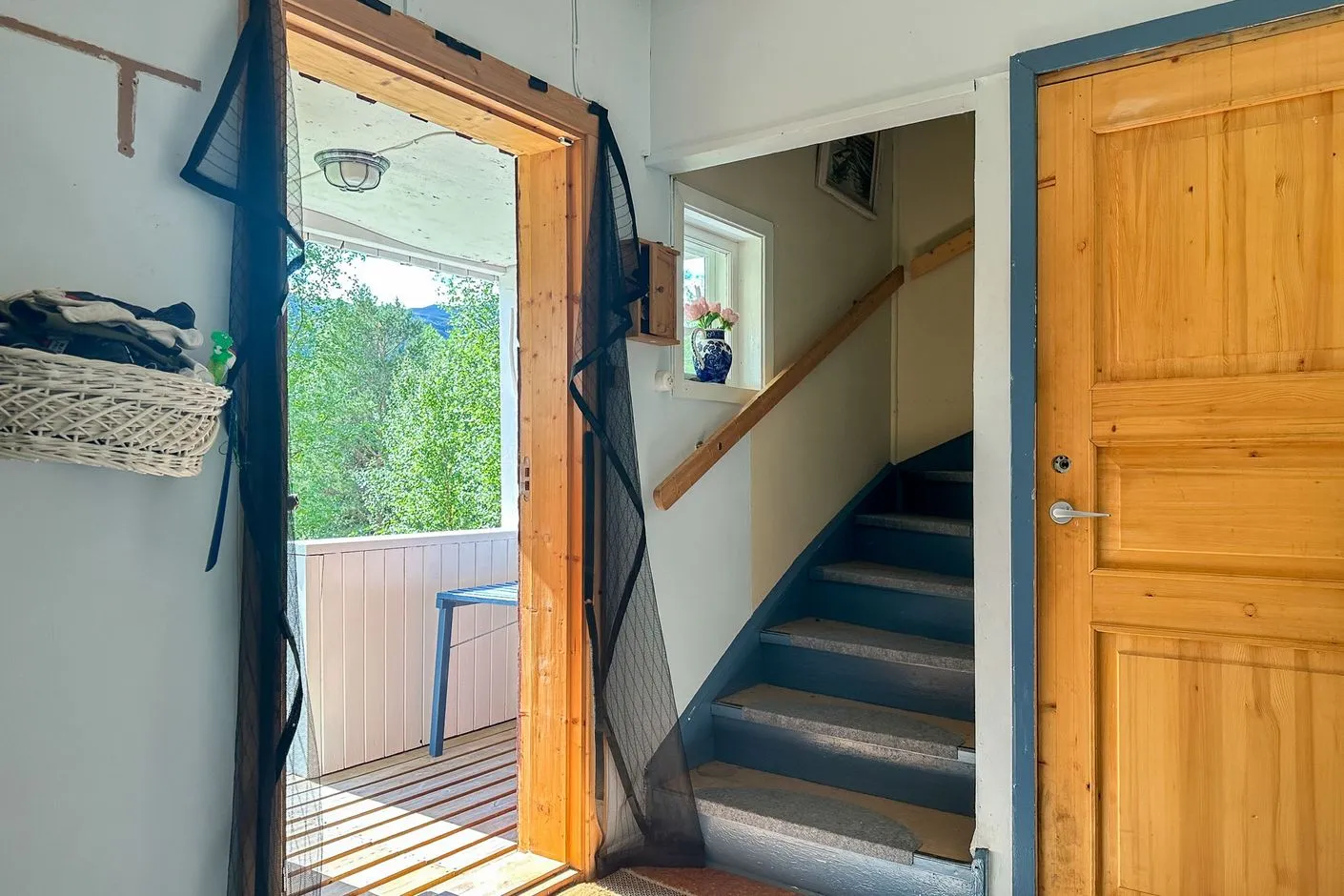 1940s Swedish House with Expansive Land in Vilhelmina - Image 5