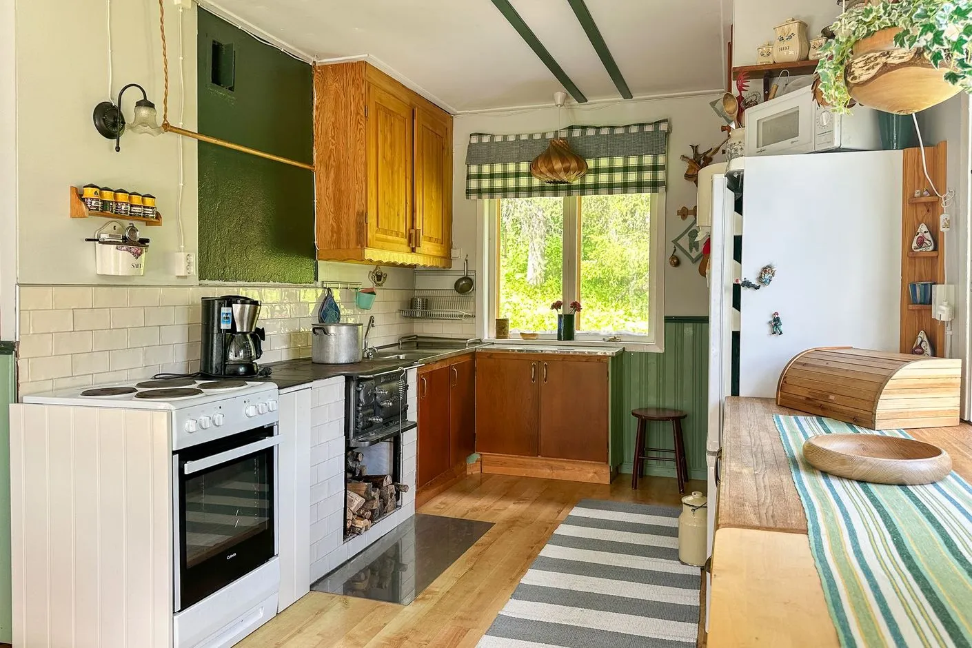 1940s Swedish House with Expansive Land in Vilhelmina - View image 7 of 37