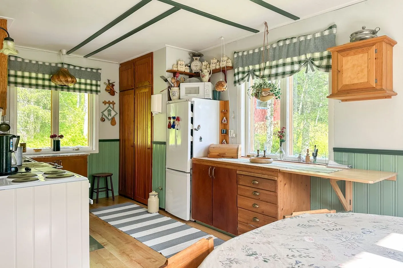 1940s Swedish House with Expansive Land in Vilhelmina - View image 8 of 37