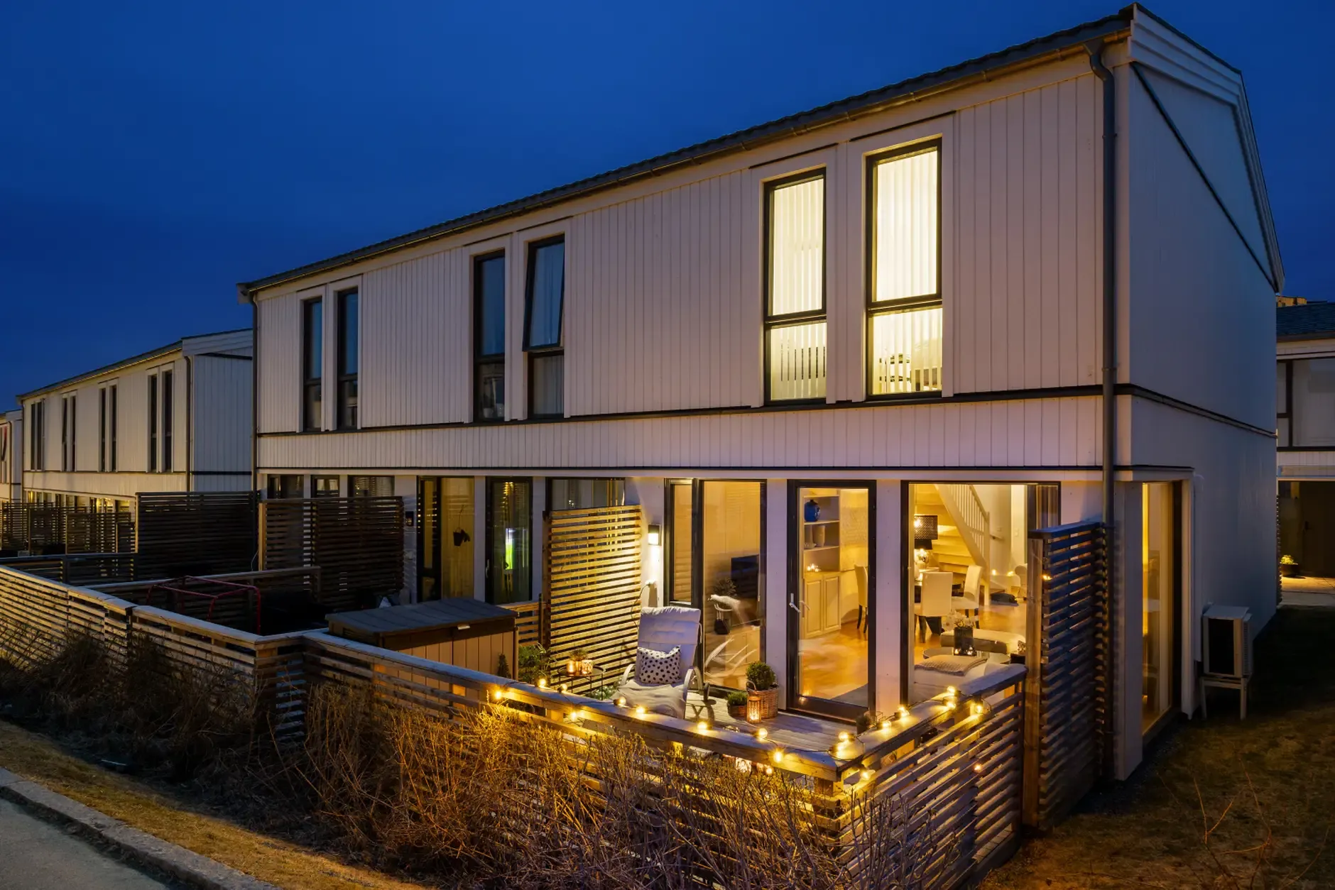 Contemporary 3-Bedroom Townhouse with Expansive Grounds in Heimdal - Image 1