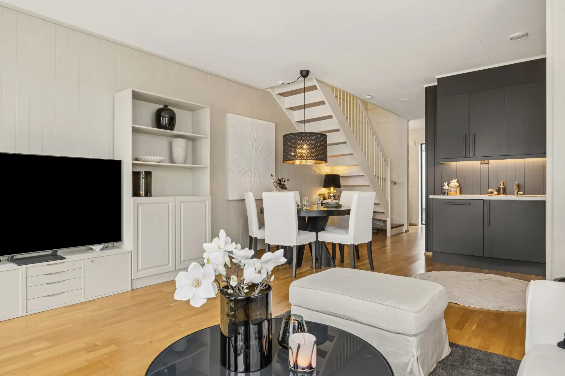 Contemporary 3-Bedroom Townhouse with Expansive Grounds in Heimdal - View image 12 of 30