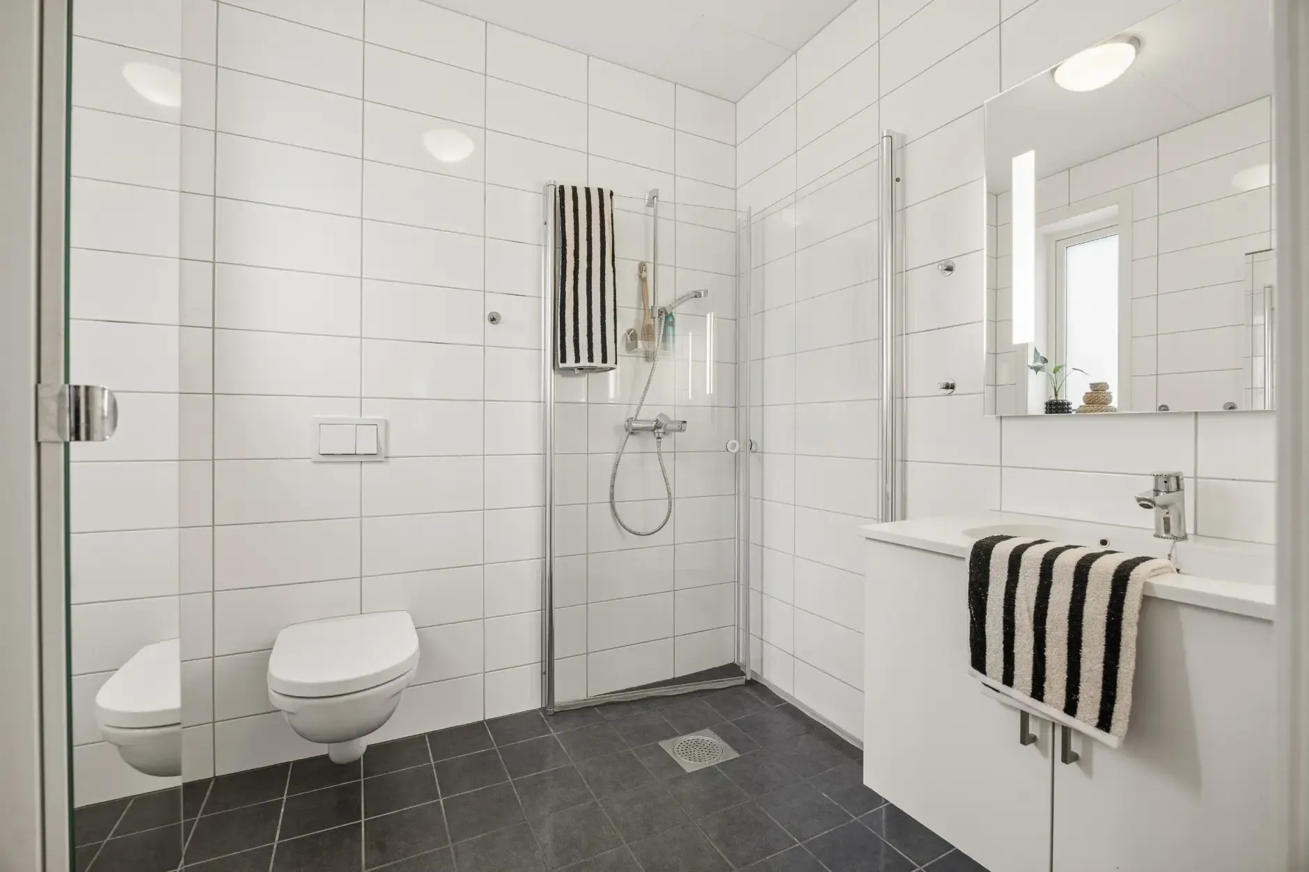 Contemporary 3-Bedroom Townhouse with Expansive Grounds in Heimdal - View image 19 of 30