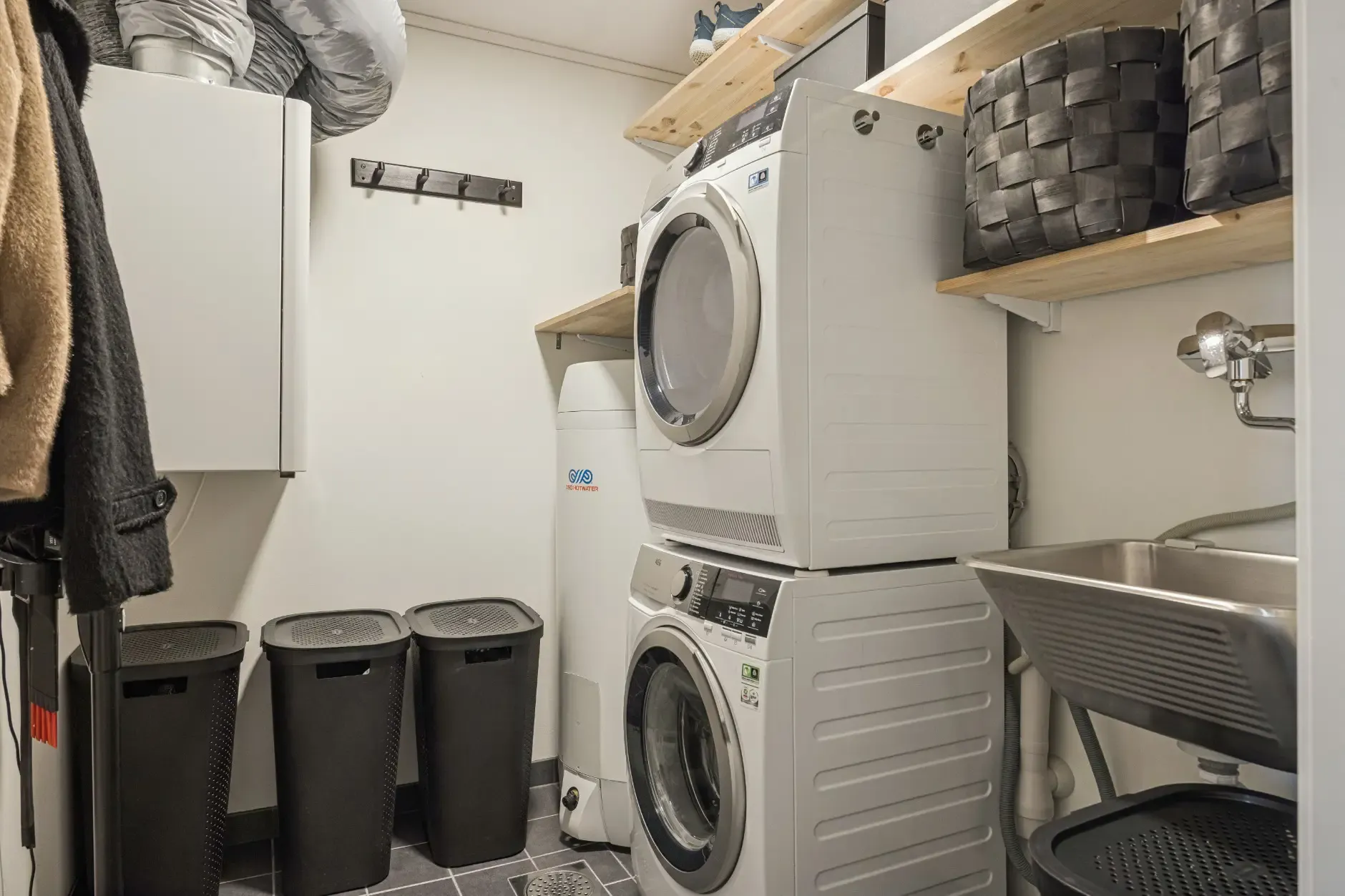 Contemporary 3-Bedroom Townhouse with Expansive Grounds in Heimdal - View image 21 of 30