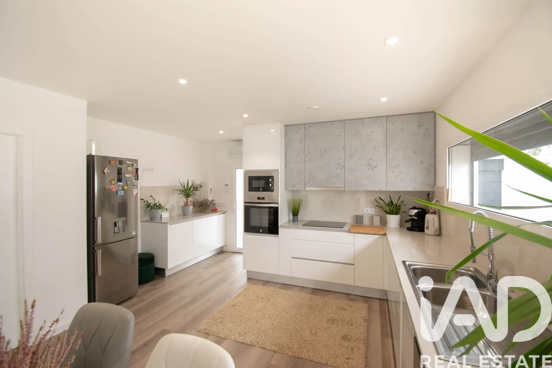 Moderne enetasjes hus med hage i kystbyen Marinha Grande - Image 3