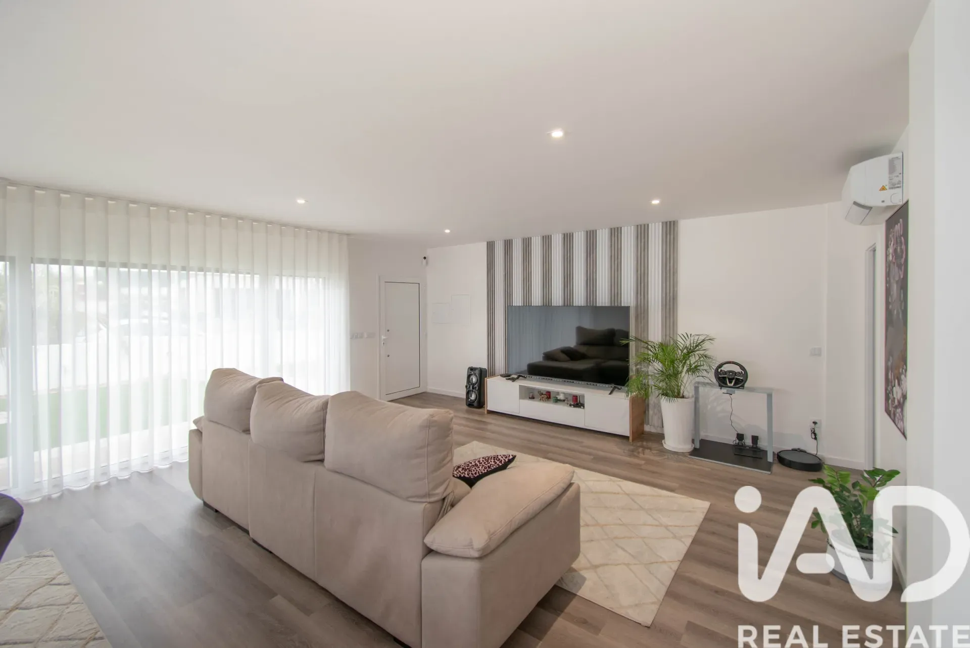 Moderne enetasjes hus med hage i kystbyen Marinha Grande - Vis bilde 7 av 31