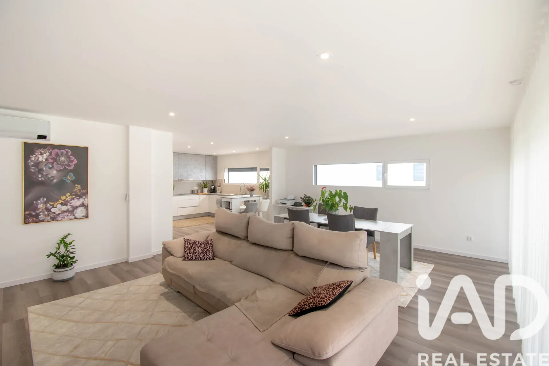 Moderne enetasjes hus med hage i kystbyen Marinha Grande - Vis bilde 8 av 31