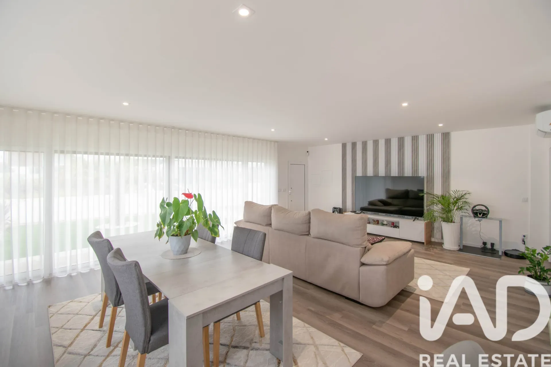 Moderne enetasjes hus med hage i kystbyen Marinha Grande - Vis bilde 9 av 31