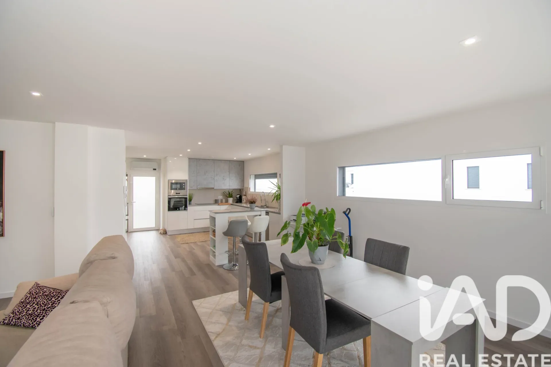 Moderne enetasjes hus med hage i kystbyen Marinha Grande - Vis bilde 11 av 31