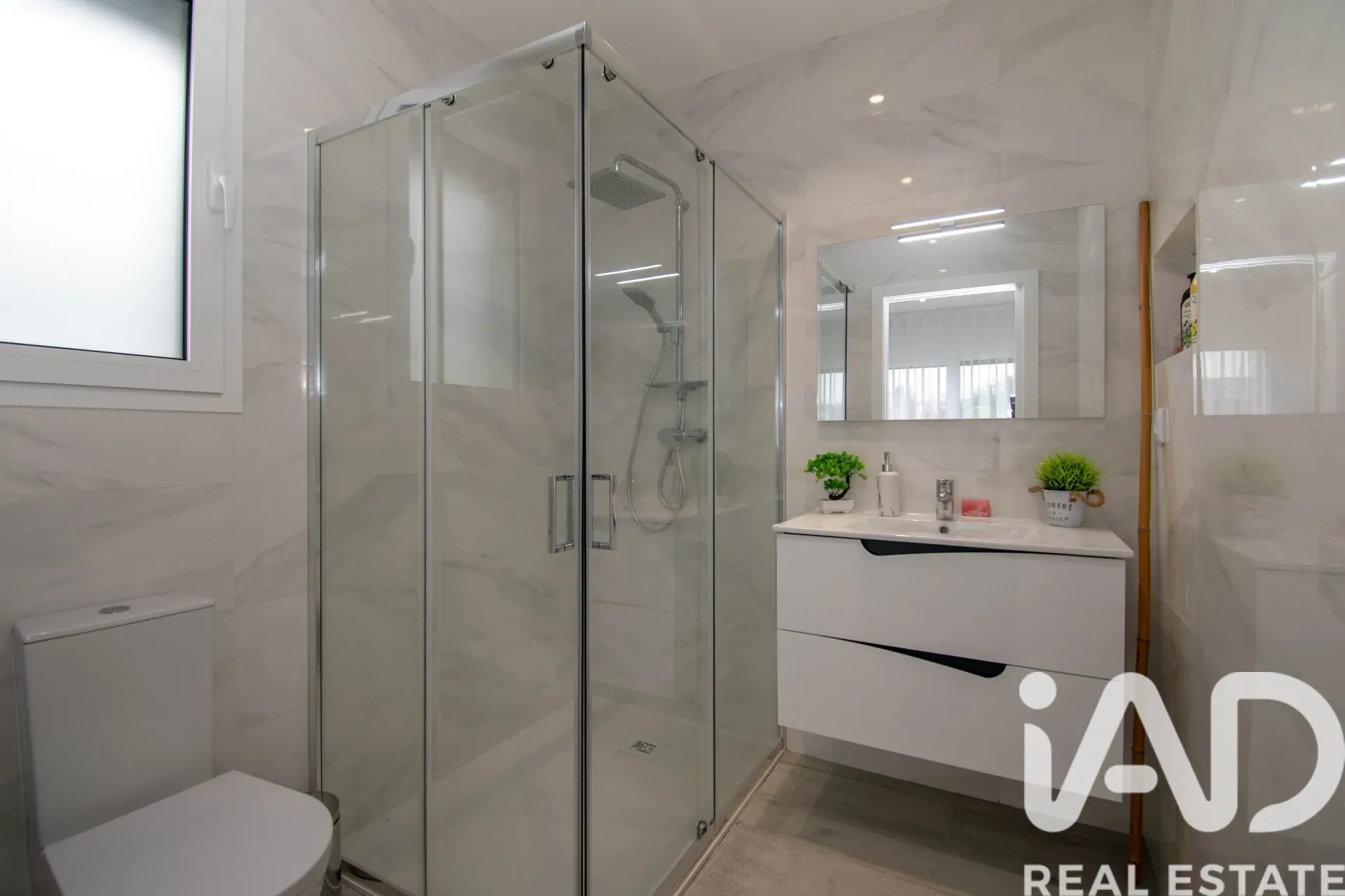 Moderne enetasjes hus med hage i kystbyen Marinha Grande - Vis bilde 16 av 31