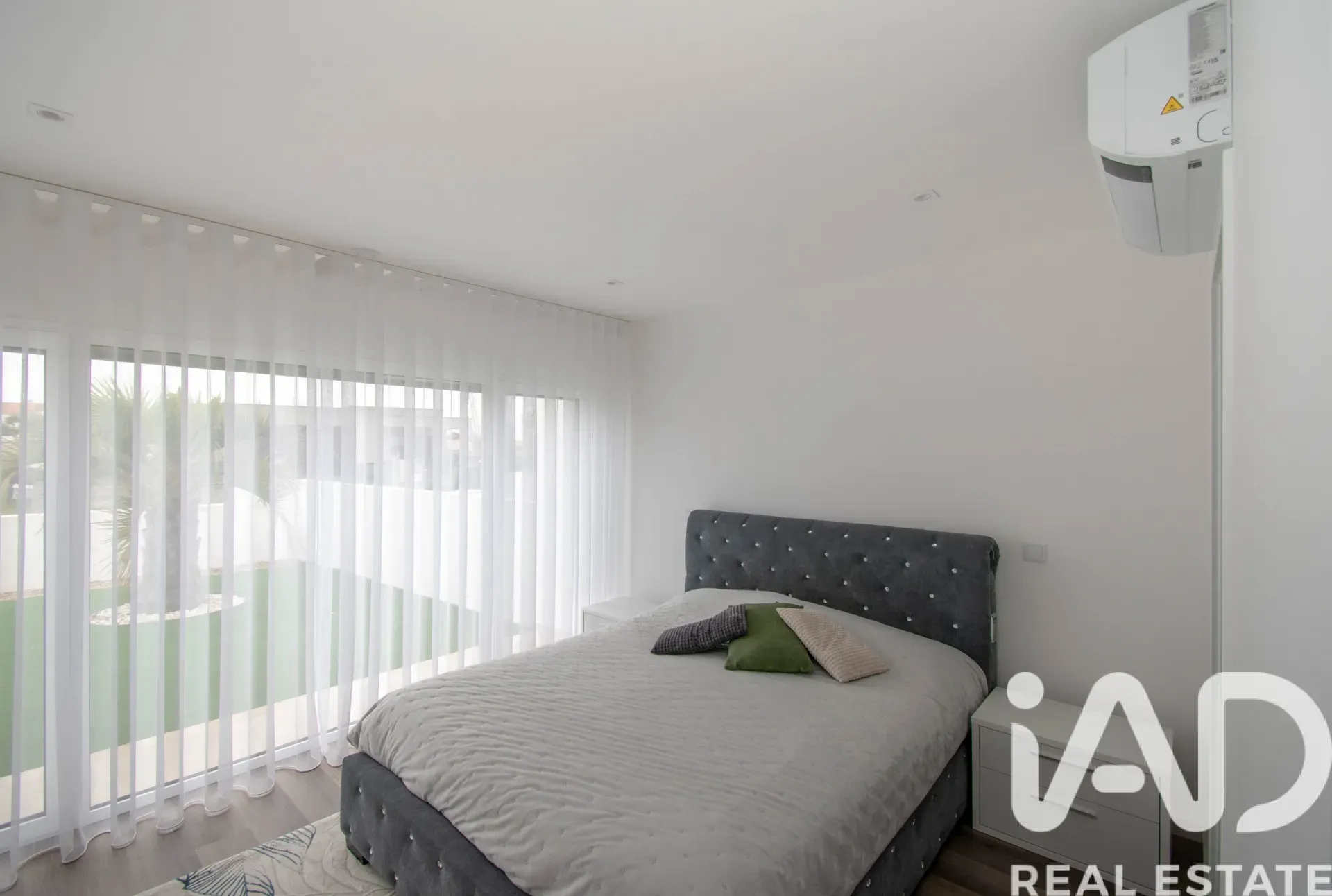 Moderne enetasjes hus med hage i kystbyen Marinha Grande - Vis bilde 17 av 31