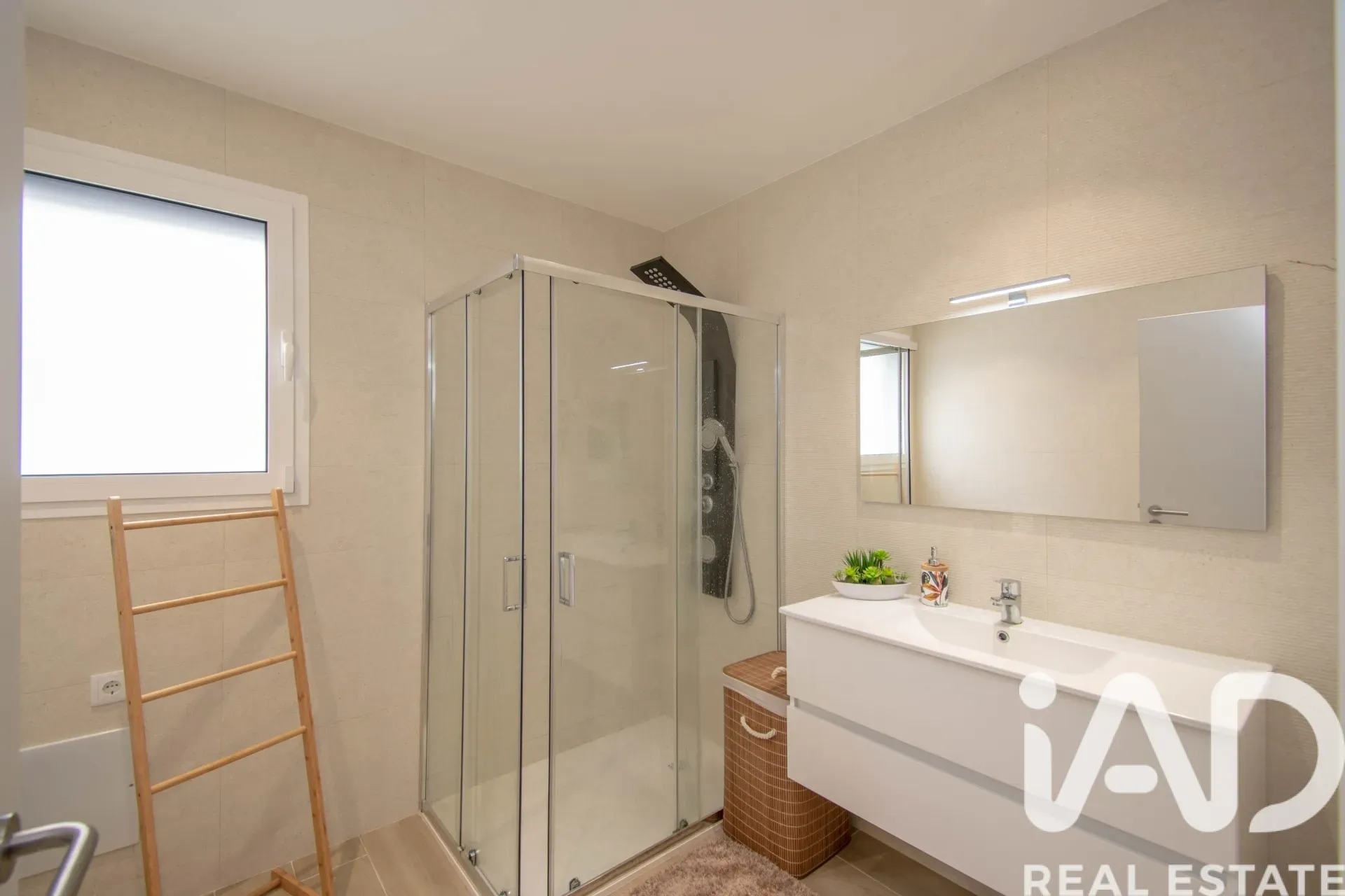 Moderne enetasjes hus med hage i kystbyen Marinha Grande - Vis bilde 20 av 31