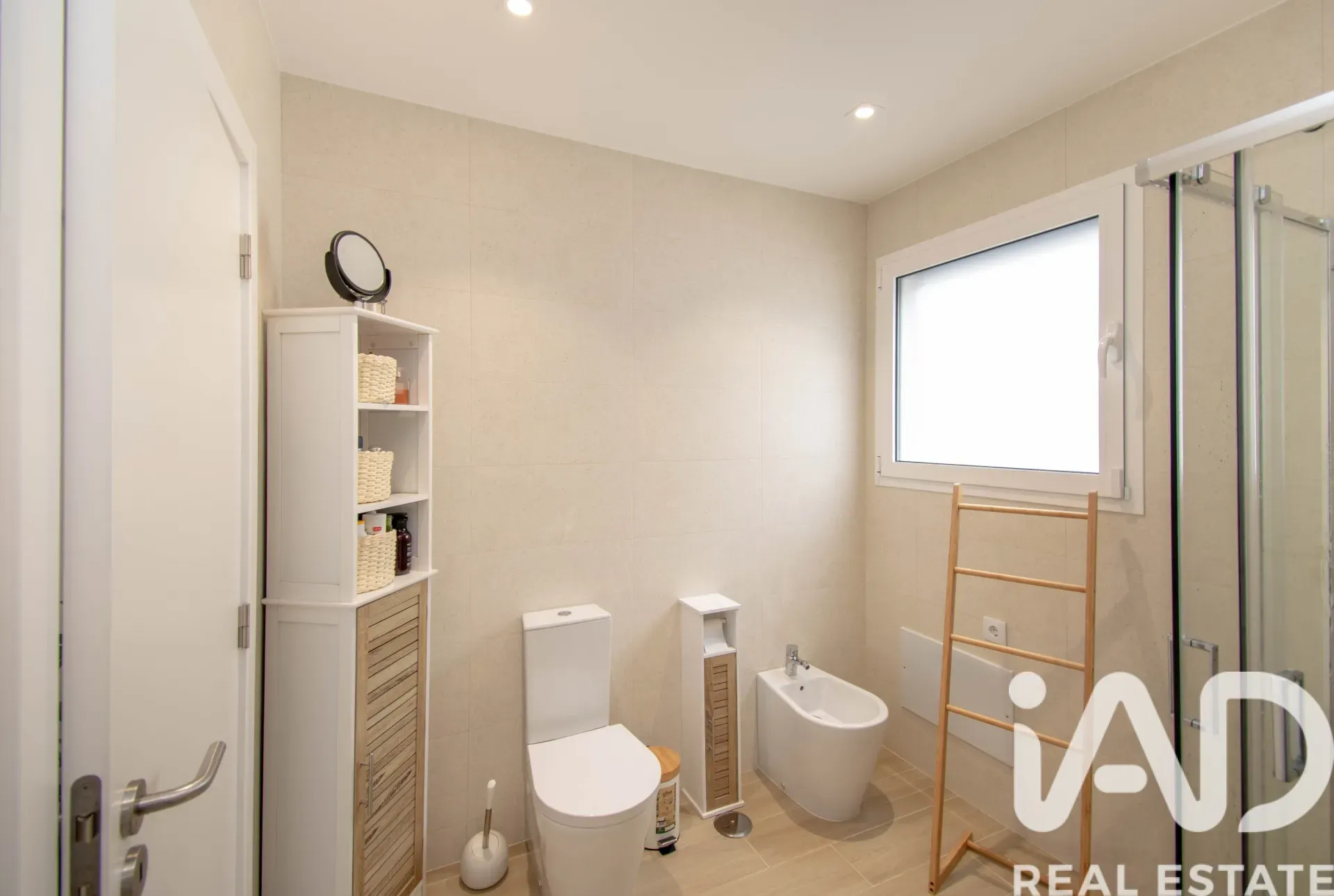 Moderne enetasjes hus med hage i kystbyen Marinha Grande - Vis bilde 21 av 31