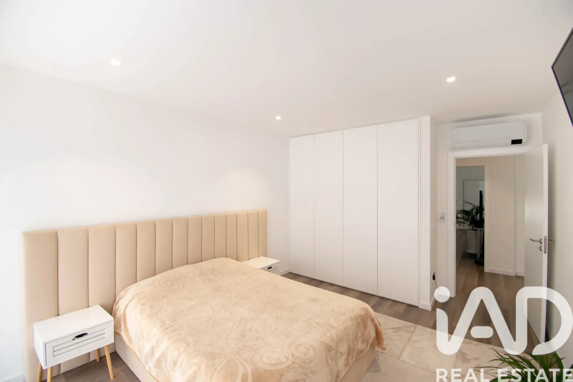 Moderne enetasjes hus med hage i kystbyen Marinha Grande - Vis bilde 23 av 31