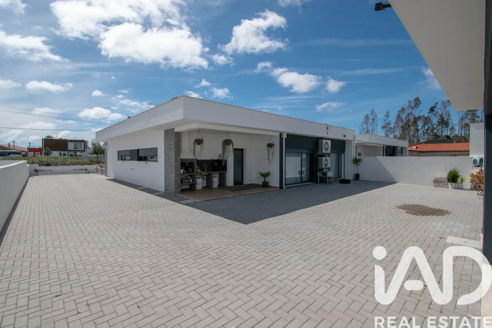 Moderne enetasjes hus med hage i kystbyen Marinha Grande - Vis bilde 26 av 31