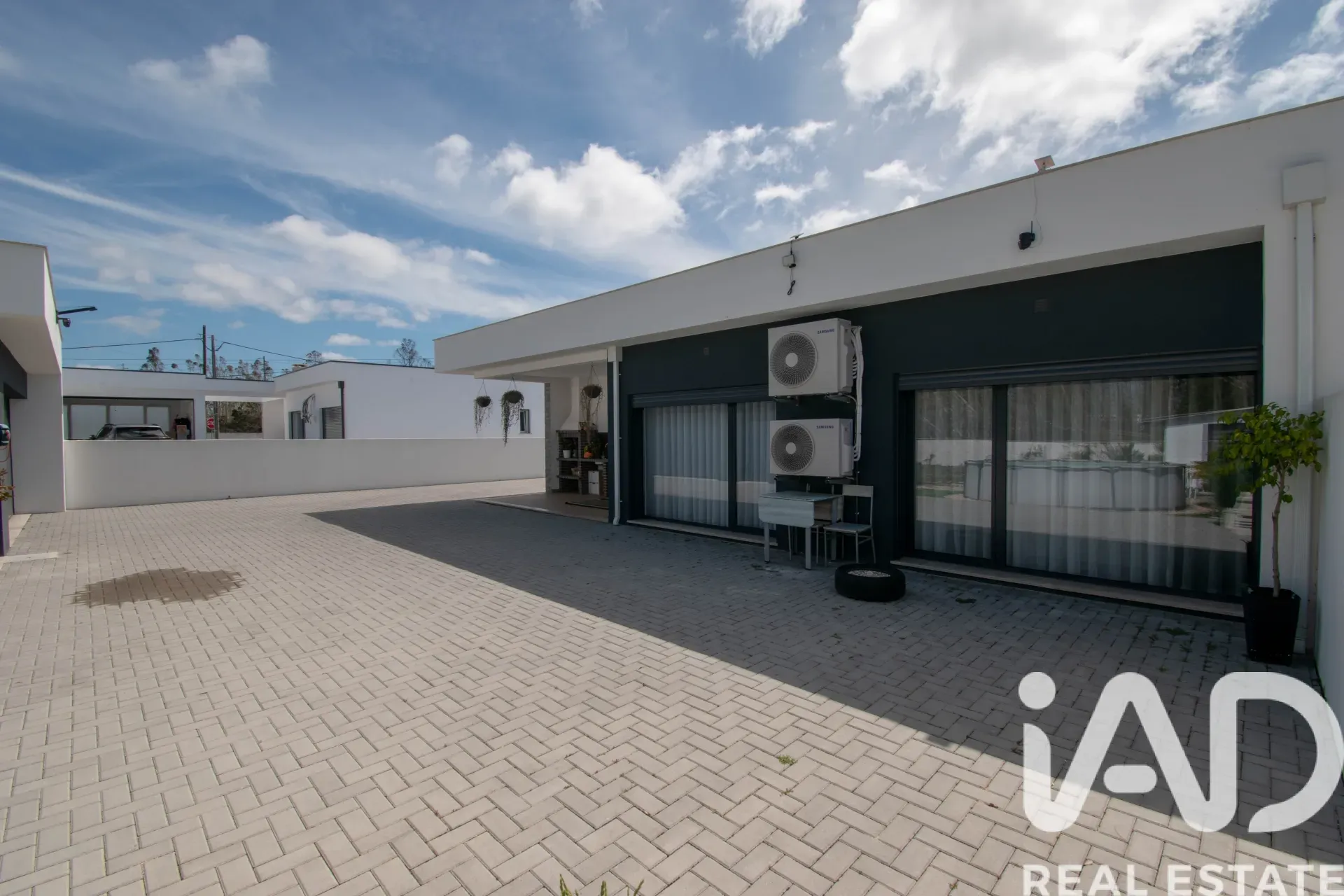 Moderne enetasjes hus med hage i kystbyen Marinha Grande - Vis bilde 27 av 31