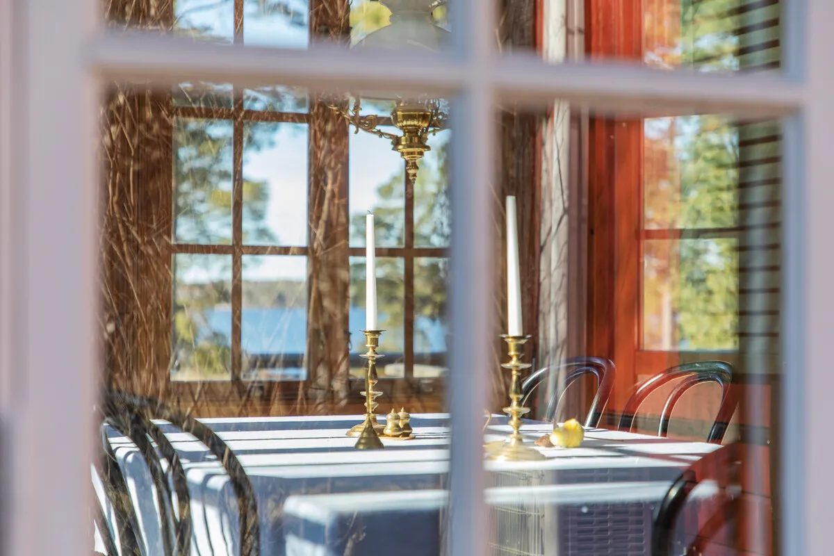 4-Bedroom 1970s House with Expansive Garden in Scenic Yxlan, Sweden - View image 6 of 41