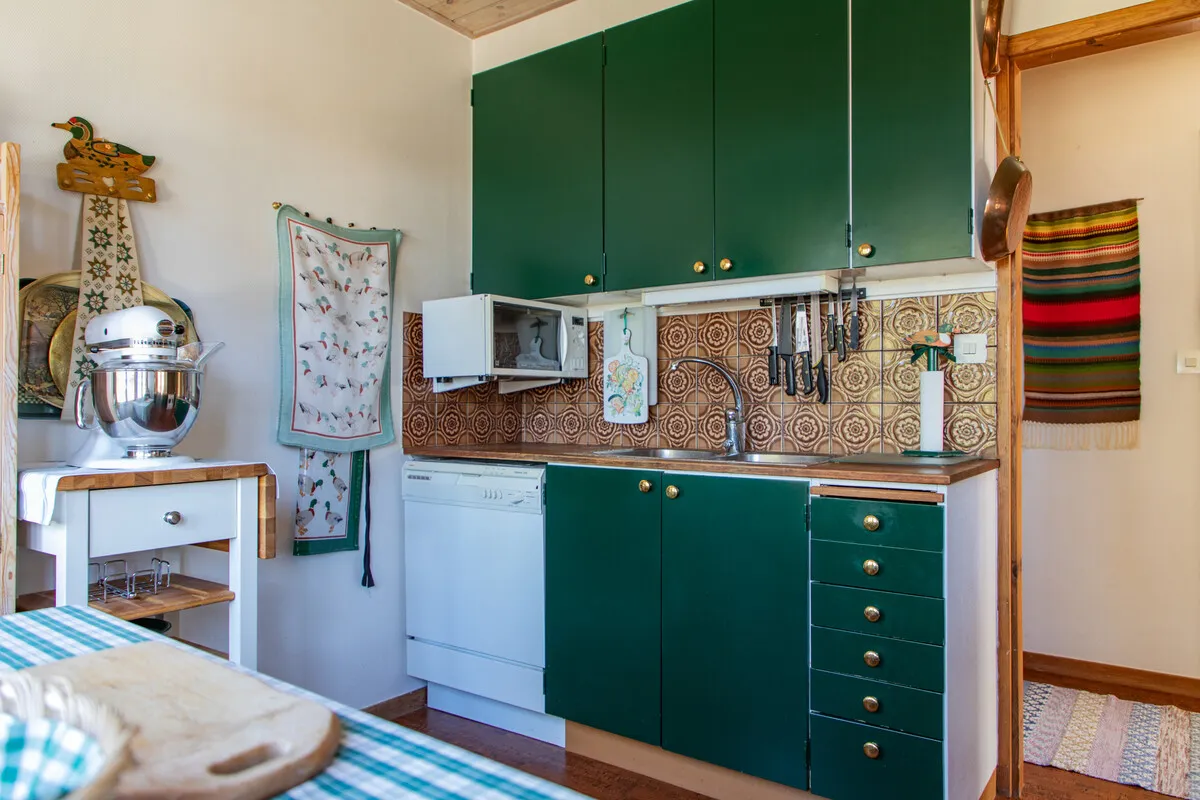 4-Bedroom 1970s House with Expansive Garden in Scenic Yxlan, Sweden - View image 14 of 41