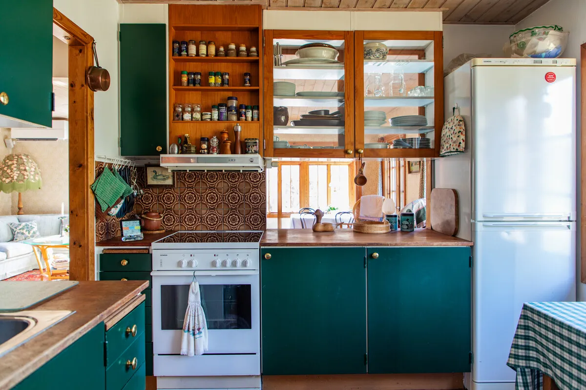 4-Bedroom 1970s House with Expansive Garden in Scenic Yxlan, Sweden - View image 16 of 41