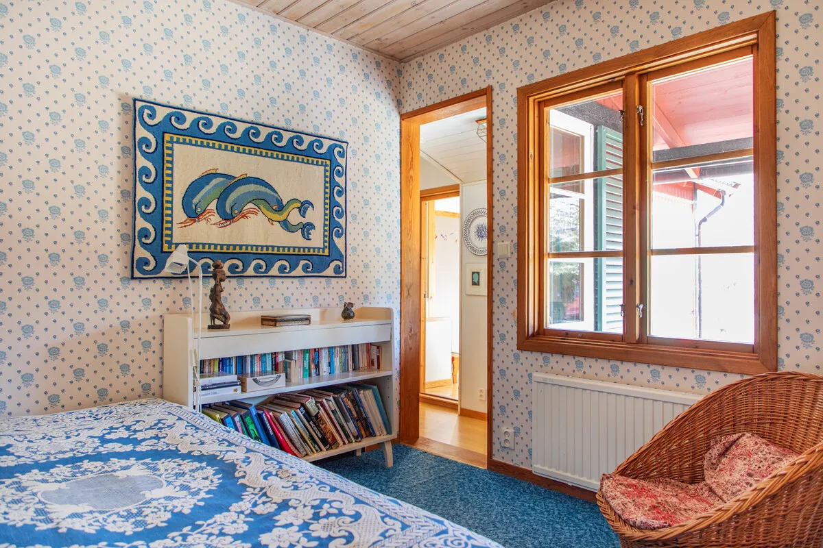 4-Bedroom 1970s House with Expansive Garden in Scenic Yxlan, Sweden - View image 17 of 41