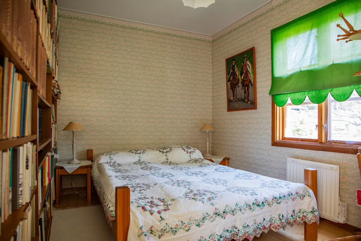 4-Bedroom 1970s House with Expansive Garden in Scenic Yxlan, Sweden - View image 18 of 41