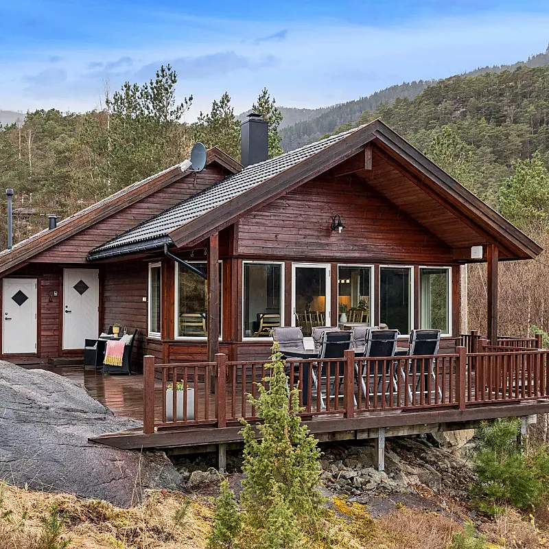 Charming 3-Bedroom Farmhouse with Garden and Terrace in Vikedal, Norway