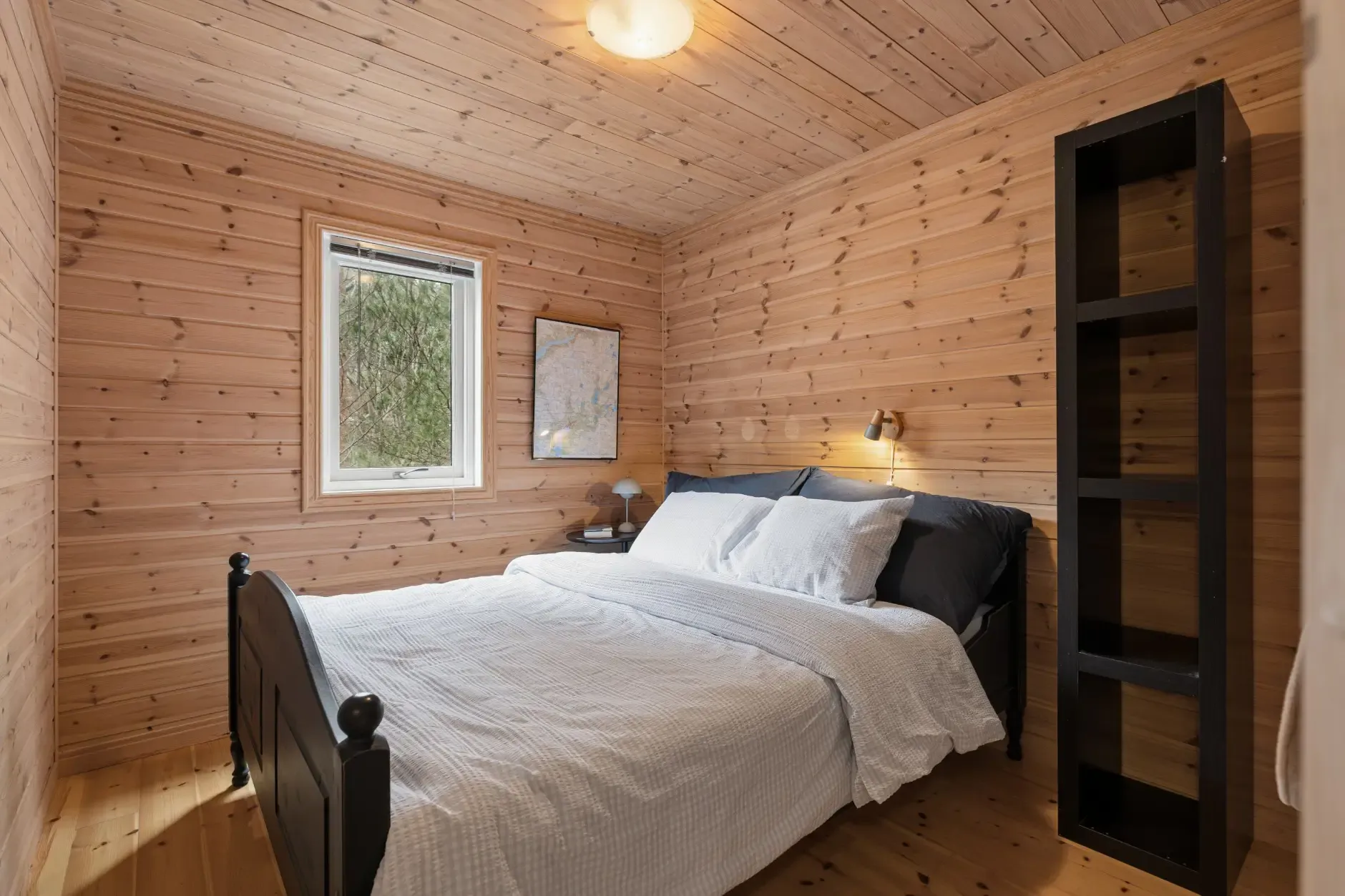 Charming 3-Bedroom Farmhouse with Garden and Terrace in Vikedal, Norway - View image 21 of 40