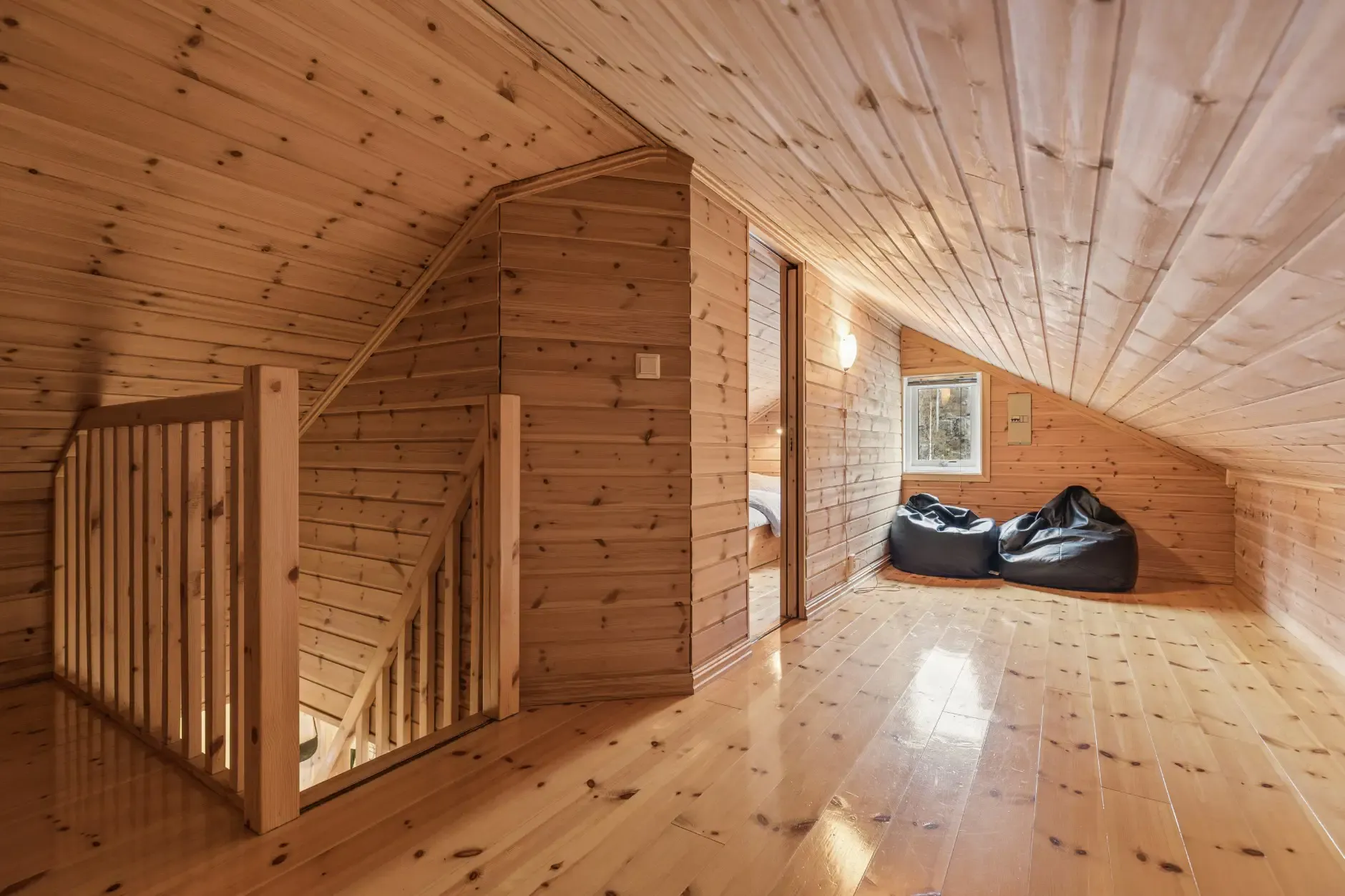 Charming 3-Bedroom Farmhouse with Garden and Terrace in Vikedal, Norway - View image 23 of 40