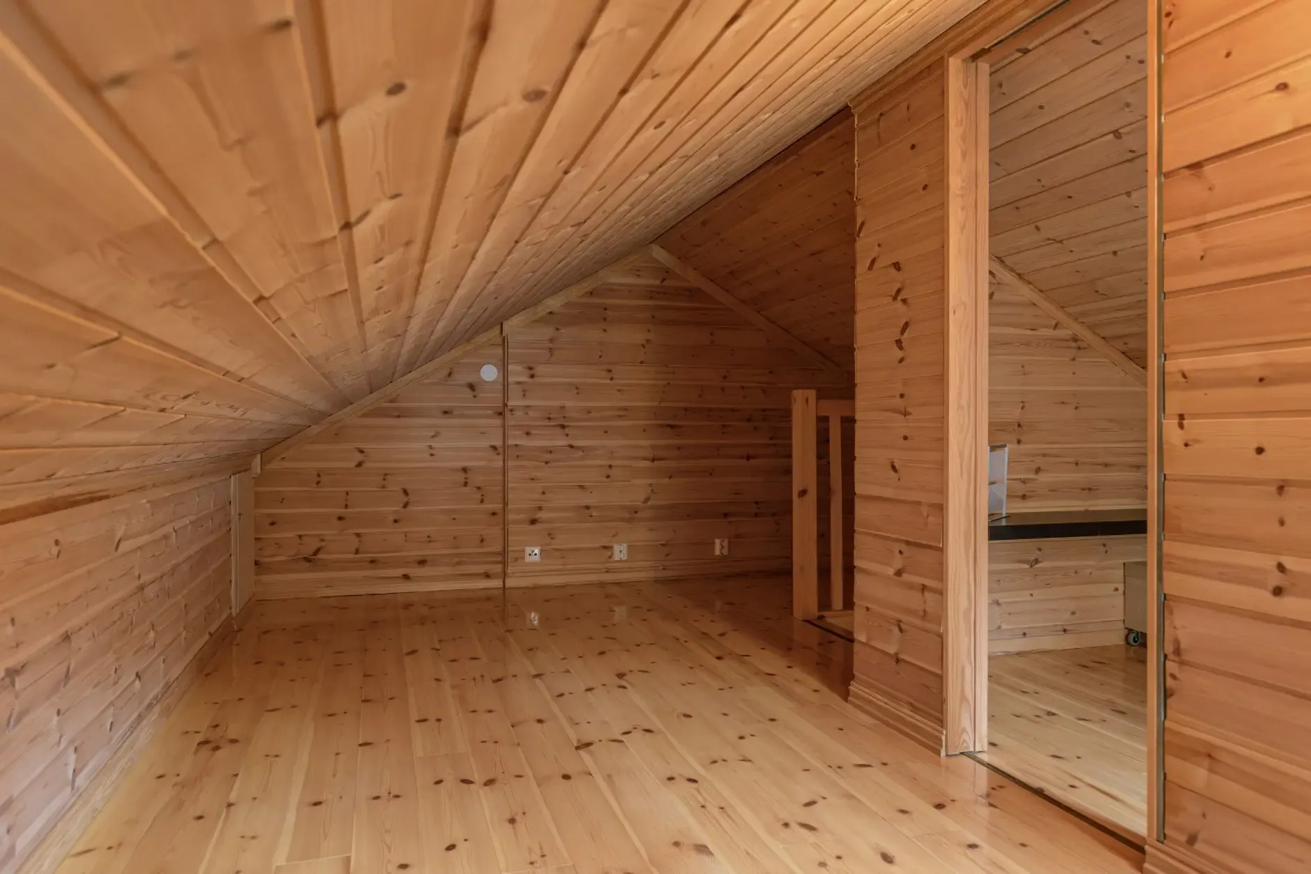 Charming 3-Bedroom Farmhouse with Garden and Terrace in Vikedal, Norway - View image 24 of 40