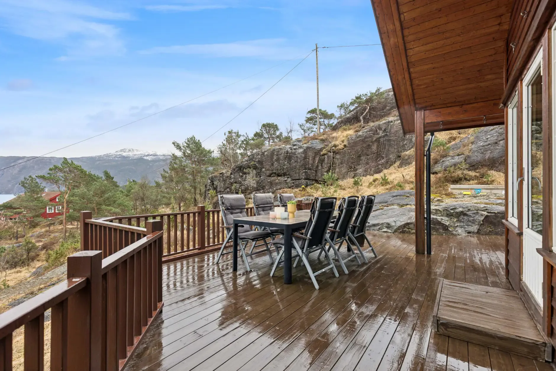 Charming 3-Bedroom Farmhouse with Garden and Terrace in Vikedal, Norway - View image 28 of 40