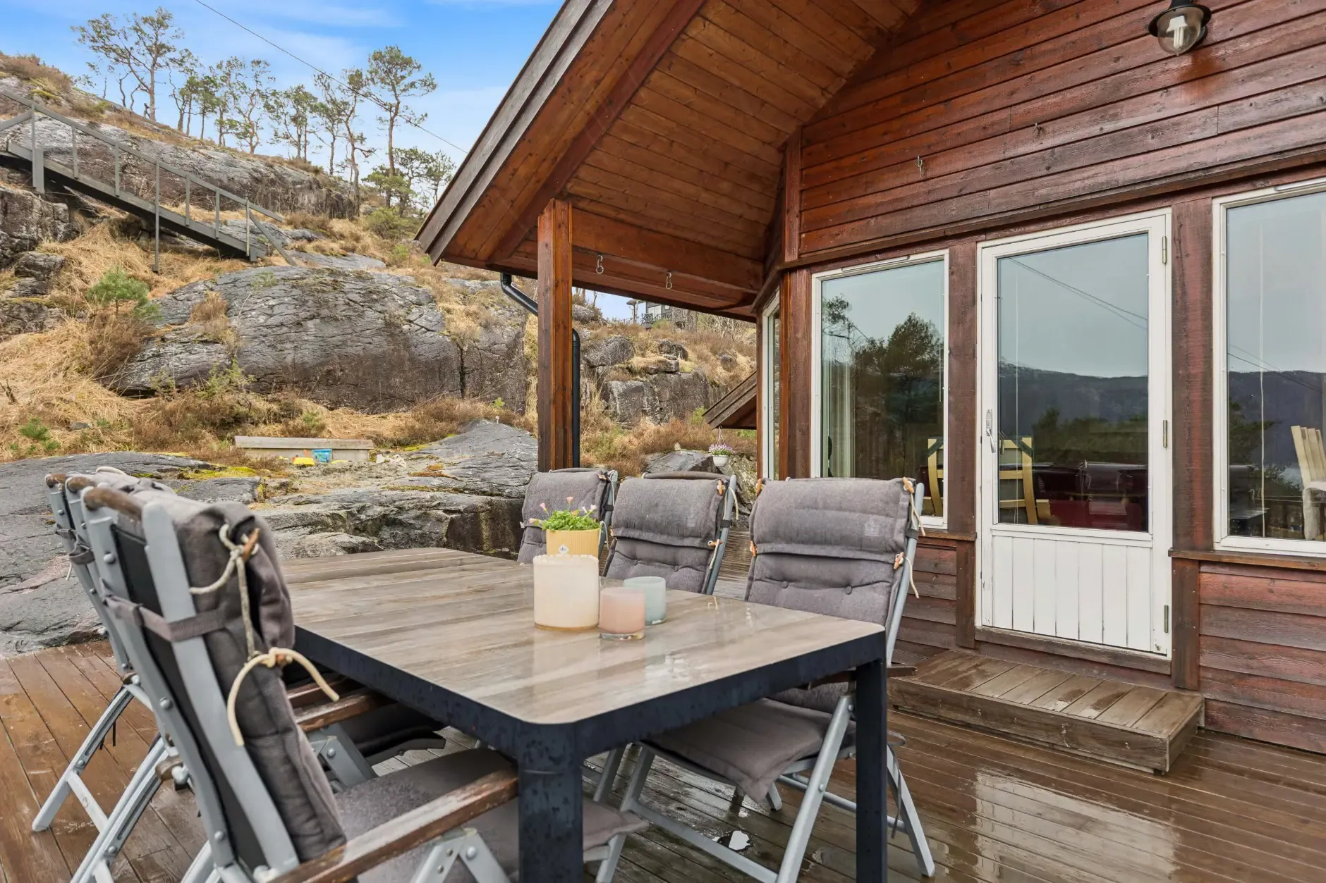 Charming 3-Bedroom Farmhouse with Garden and Terrace in Vikedal, Norway - View image 29 of 40