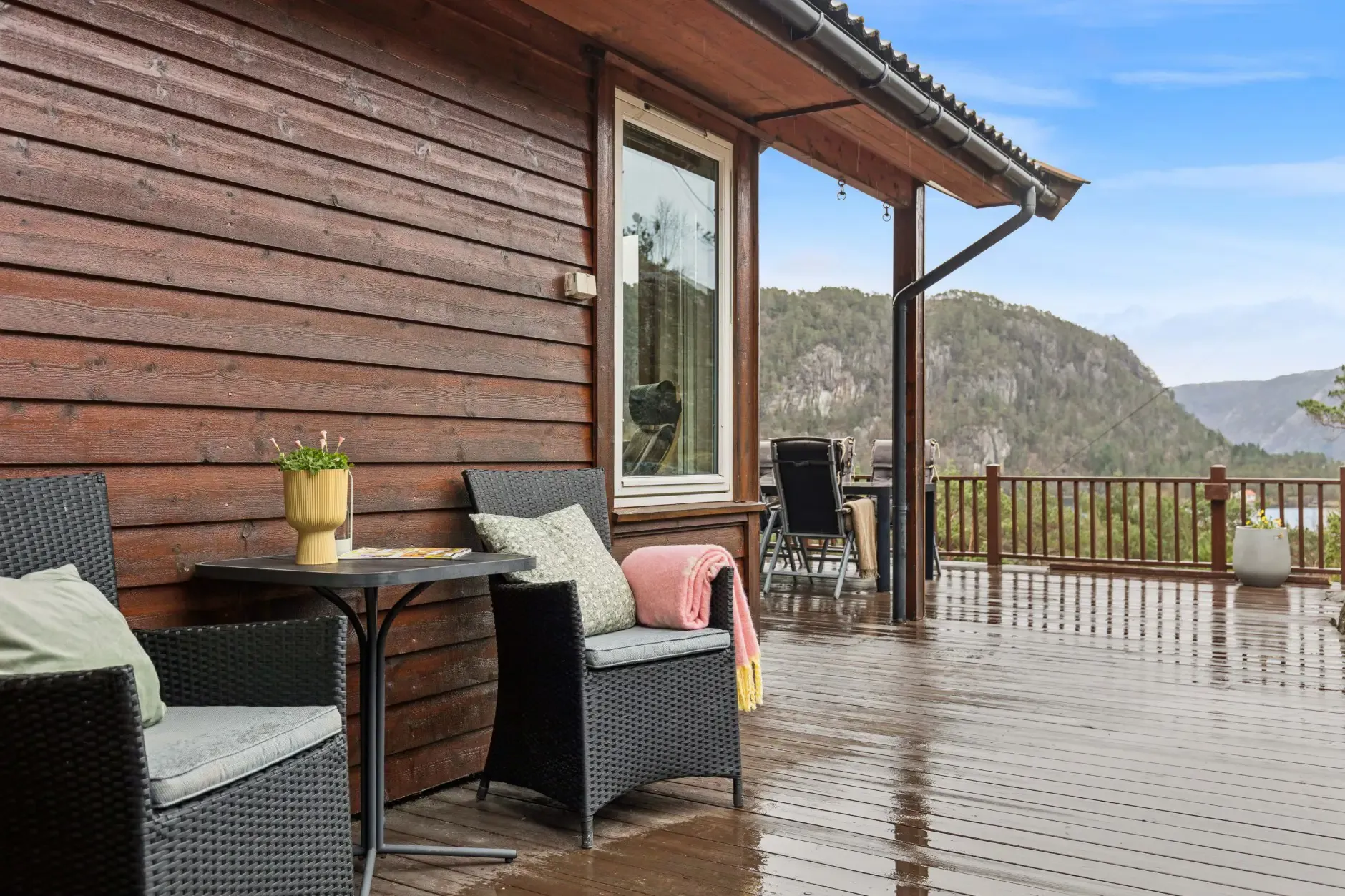 Charming 3-Bedroom Farmhouse with Garden and Terrace in Vikedal, Norway - View image 31 of 40