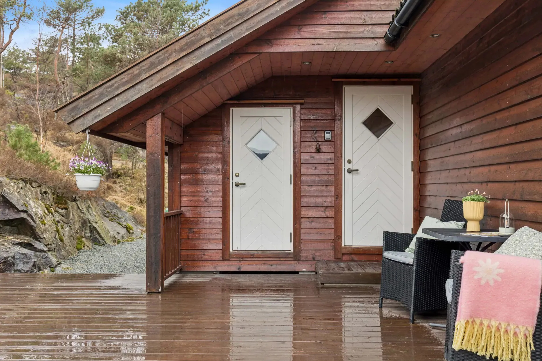 Charming 3-Bedroom Farmhouse with Garden and Terrace in Vikedal, Norway - View image 32 of 40