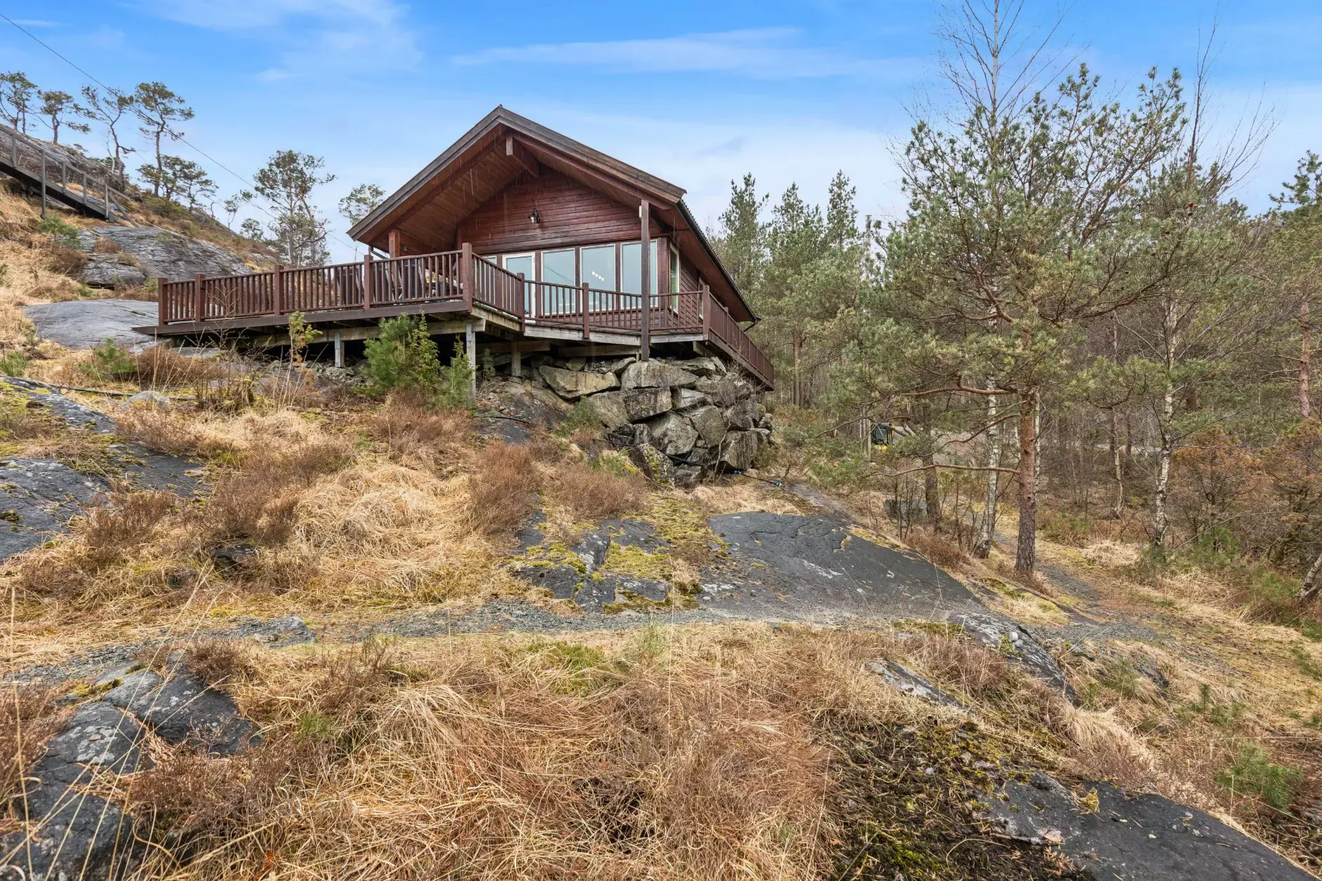 Charming 3-Bedroom Farmhouse with Garden and Terrace in Vikedal, Norway - View image 33 of 40