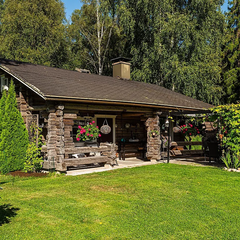 1980s Finnish Country House with Sauna and River Proximity