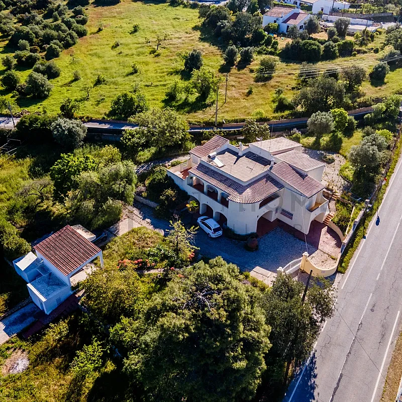 Contemporary 4-Bedroom House with Expansive Grounds in Salicos, Portugal