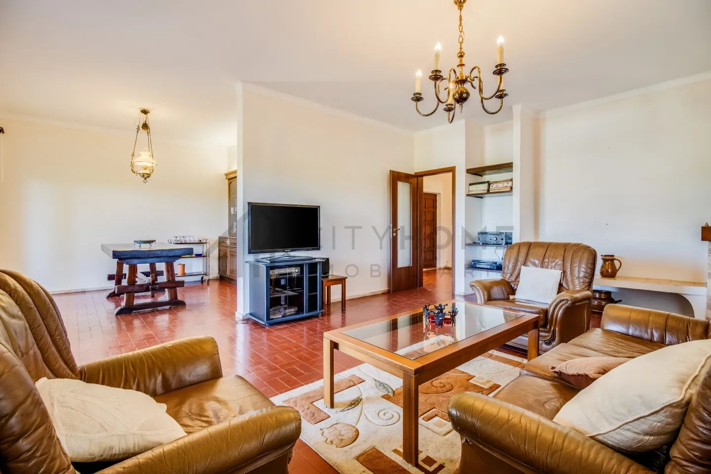 Contemporary 4-Bedroom House with Expansive Grounds in Salicos, Portugal - Image 3