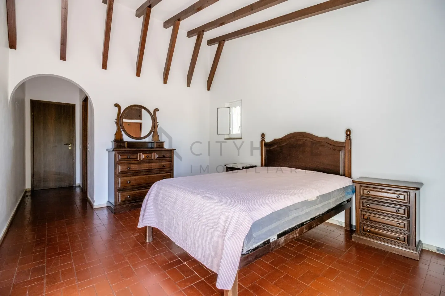 Contemporary 4-Bedroom House with Expansive Grounds in Salicos, Portugal - View image 6 of 41