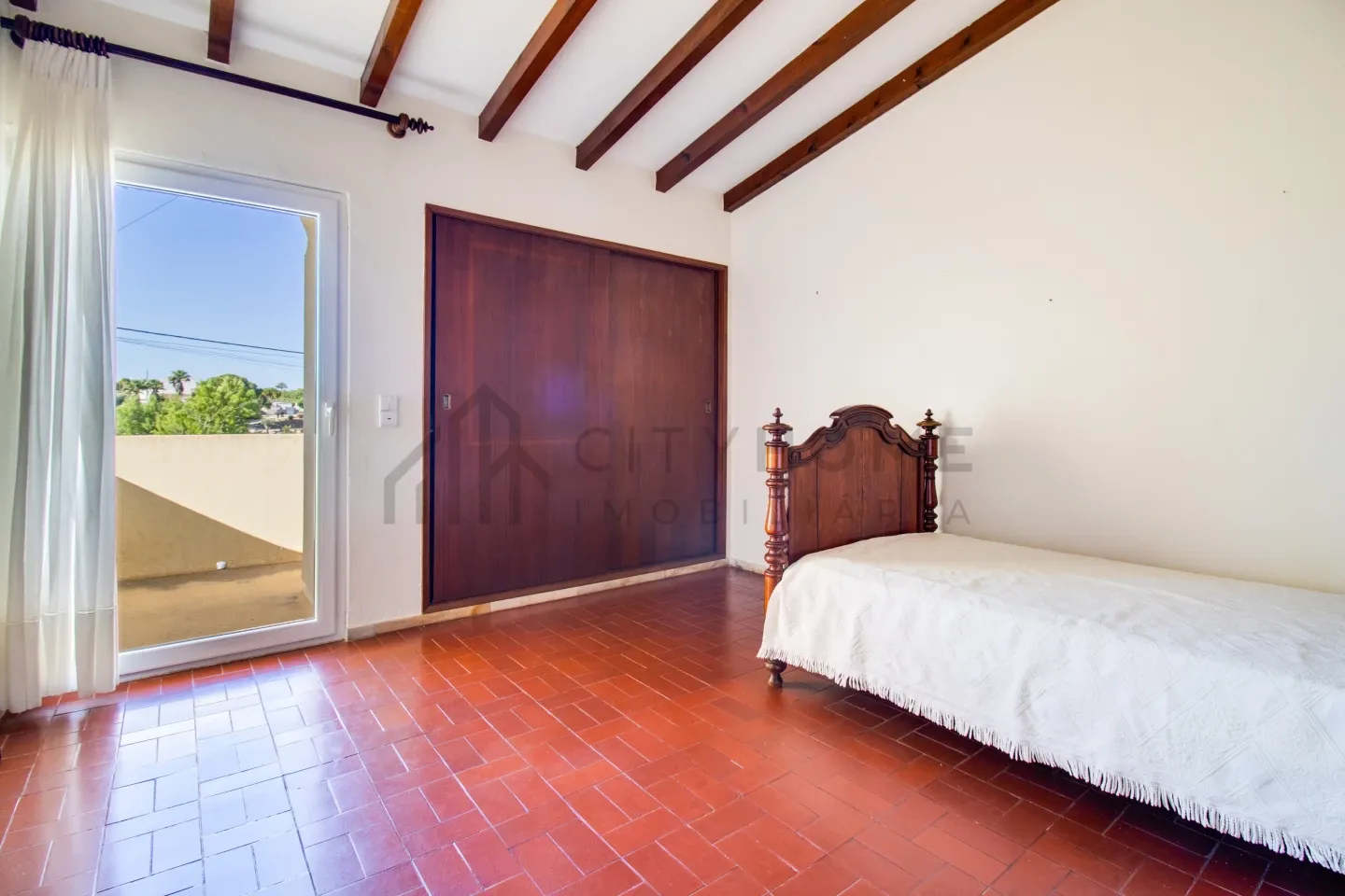 Contemporary 4-Bedroom House with Expansive Grounds in Salicos, Portugal - View image 9 of 41