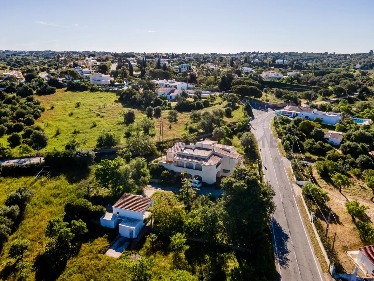 Contemporary 4-Bedroom House with Expansive Grounds in Salicos, Portugal - View image 34 of 41