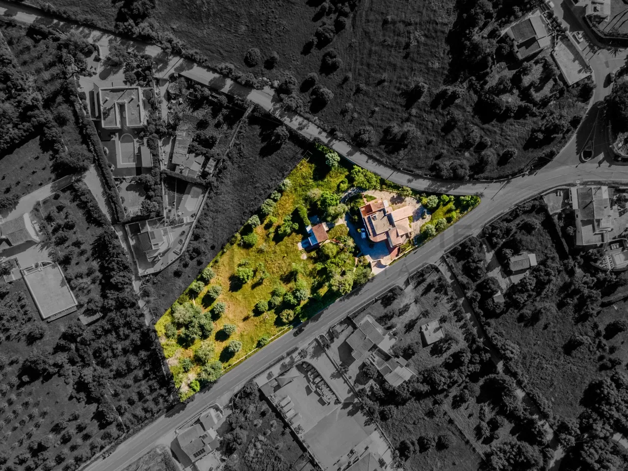 Contemporary 4-Bedroom House with Expansive Grounds in Salicos, Portugal - View image 35 of 41