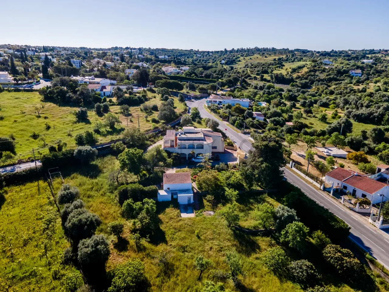 Contemporary 4-Bedroom House with Expansive Grounds in Salicos, Portugal - View image 39 of 41