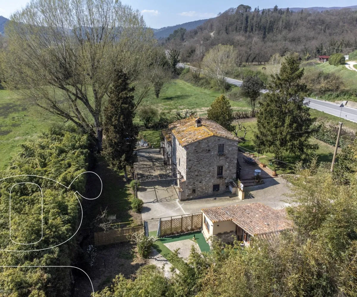 Restored Country House in Todi with 3 Units, Garden and Sauna - Image 5