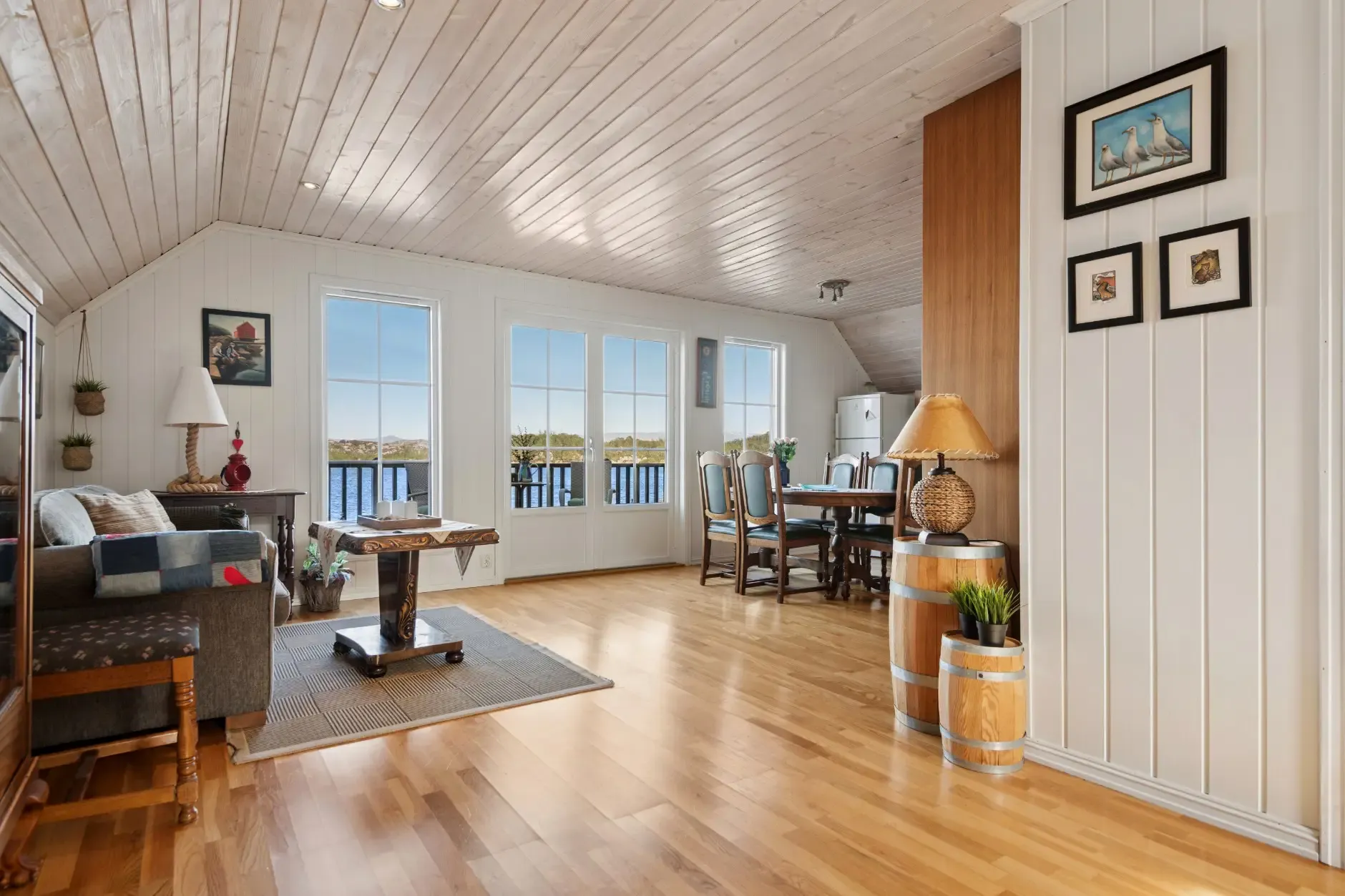 Modern Waterfront Cabin with Private Jetty in Bømlo, Norway - Image 5