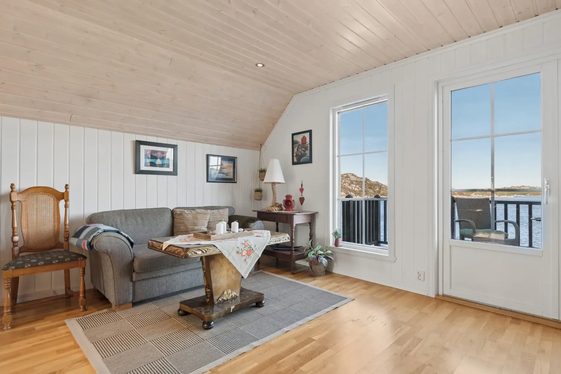 Modern Waterfront Cabin with Private Jetty in Bømlo, Norway - View image 6 of 33