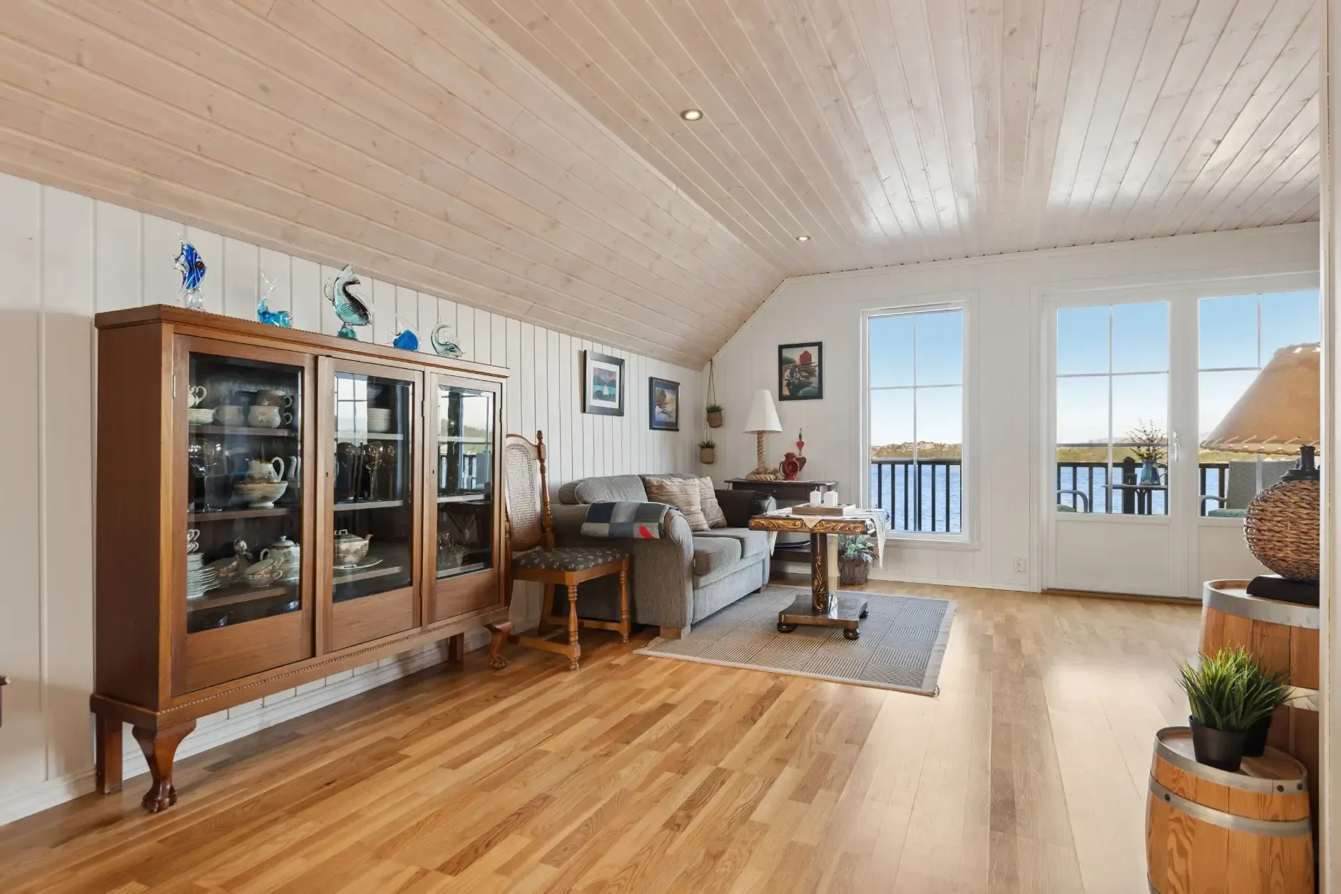 Modern Waterfront Cabin with Private Jetty in Bømlo, Norway - View image 7 of 33