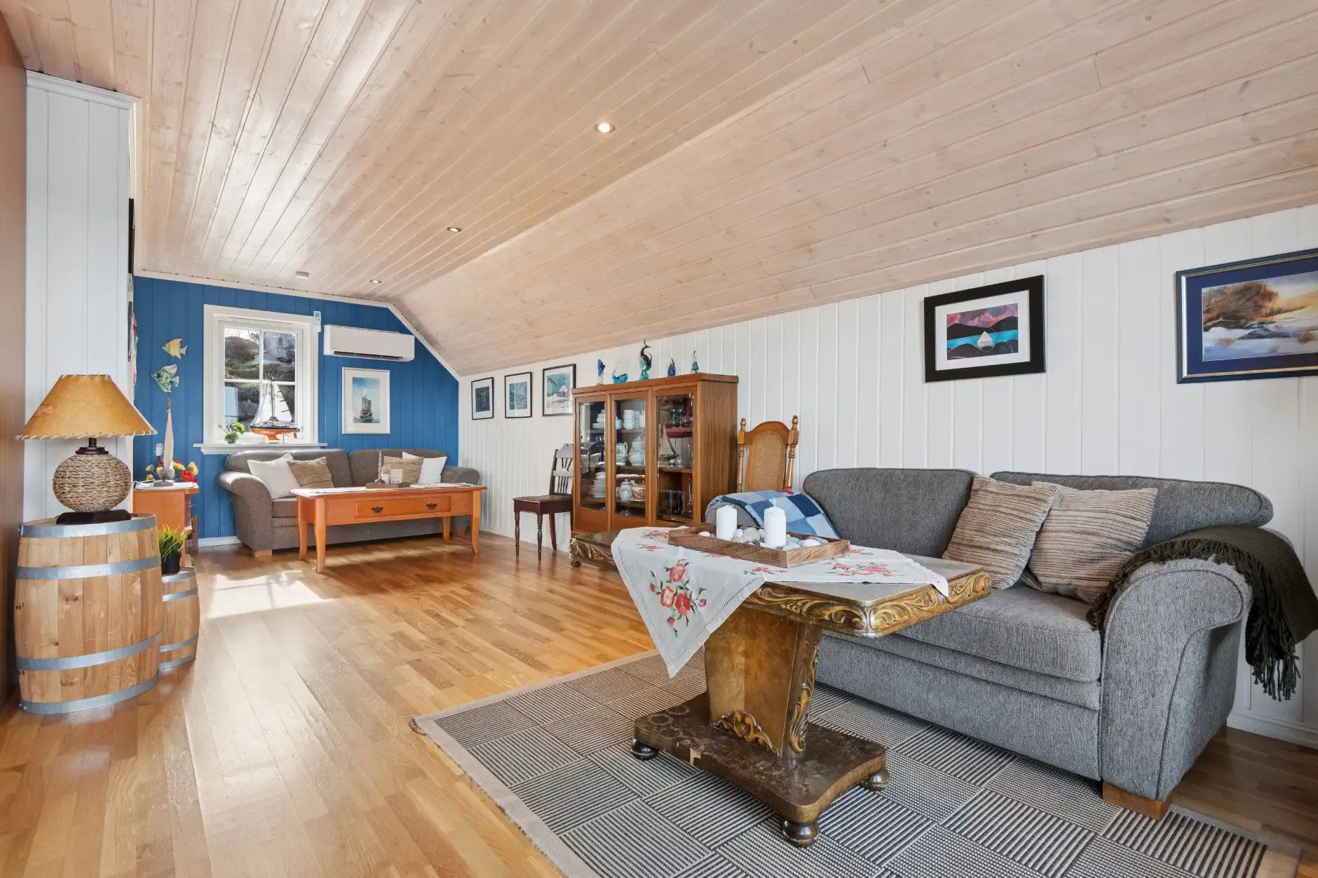 Modern Waterfront Cabin with Private Jetty in Bømlo, Norway - View image 8 of 33