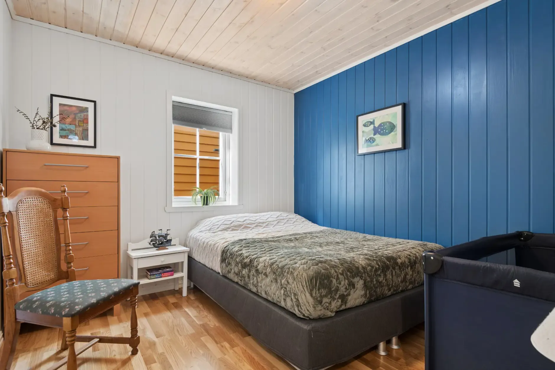 Modern Waterfront Cabin with Private Jetty in Bømlo, Norway - View image 15 of 33